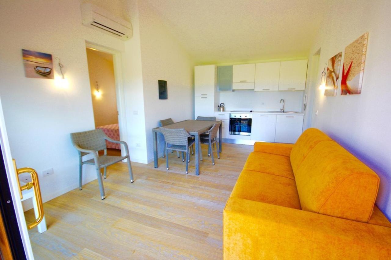 Residenze Dei Fiori Villa Порто Ротондо Стая снимка
