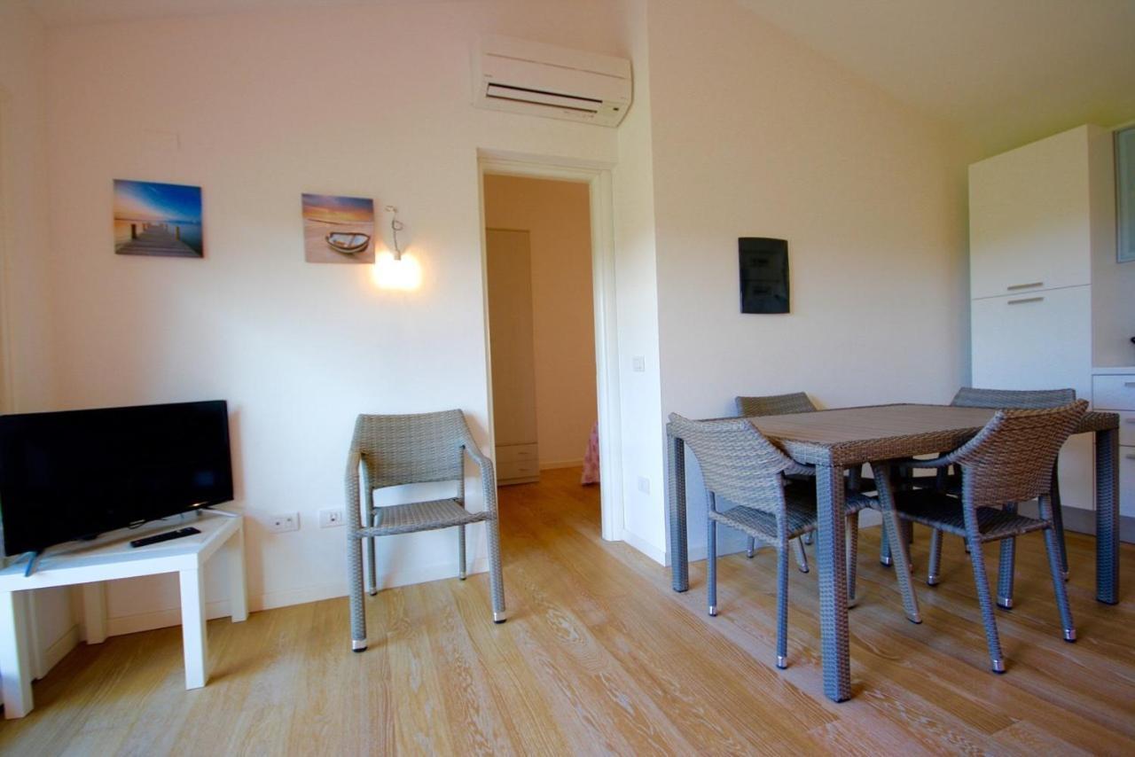 Residenze Dei Fiori Villa Порто Ротондо Стая снимка